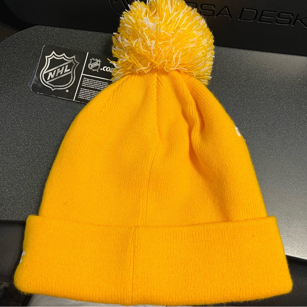 NHL – Nashville Preds Hat with Pom Pom  NWT - Picture 5 of 5